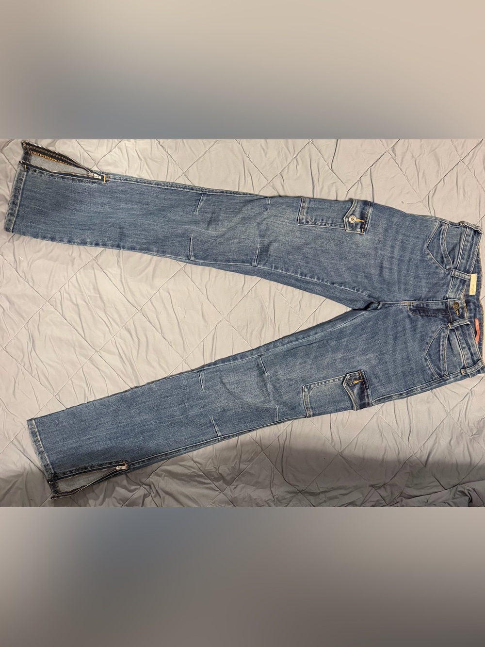 Women’s Blue Denim Jeans with Zip Ankles